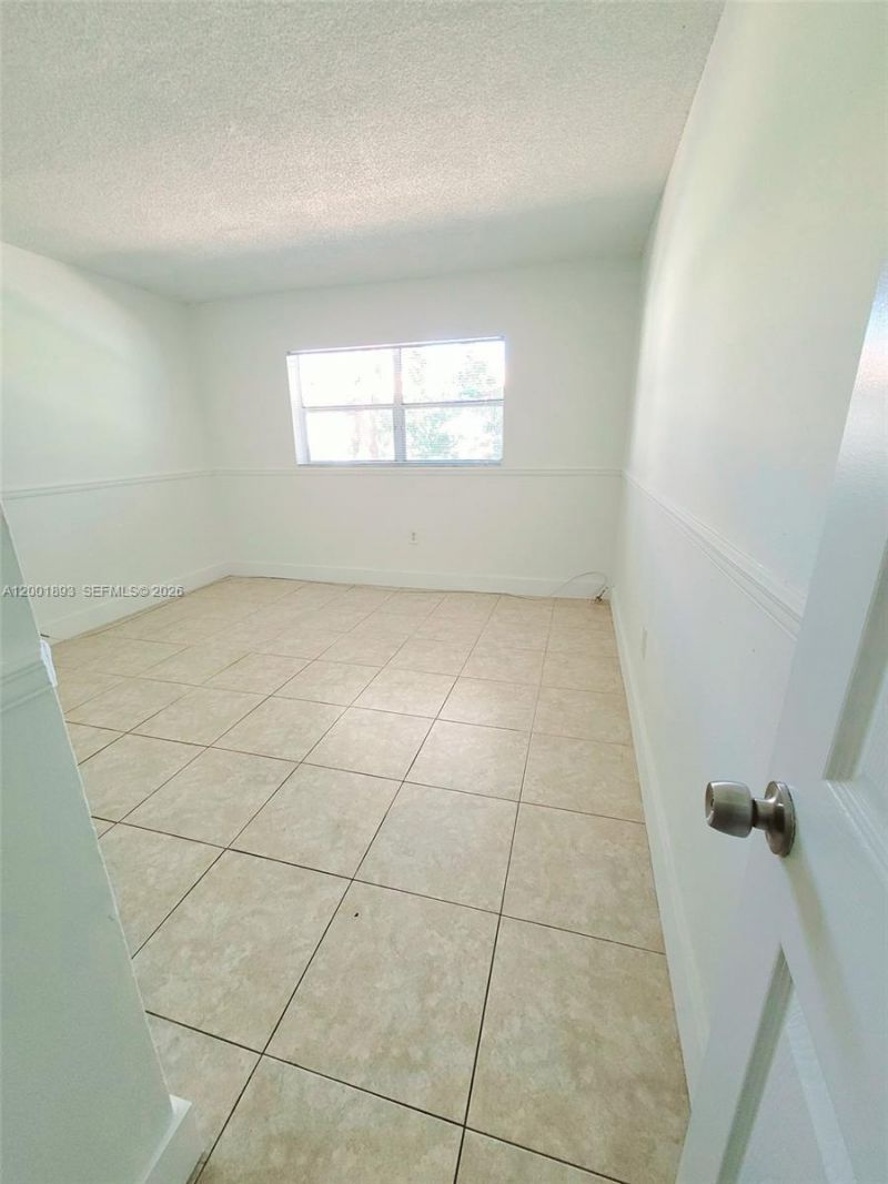 9375 Fontainebleau Blvd, Unit L107, Miami, FL 33172 Photo