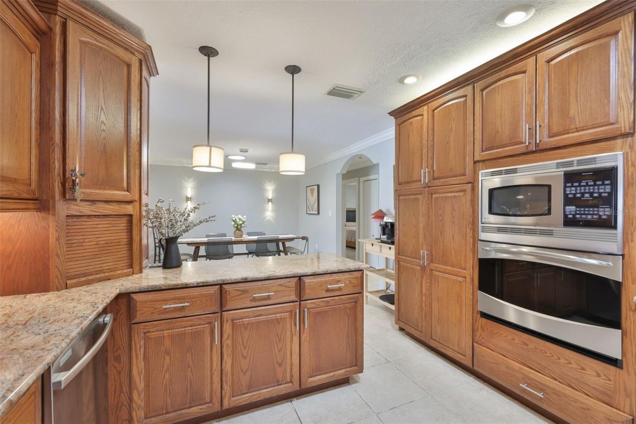 1311 Estatewood Drive, Brandon, FL 33510 Photo