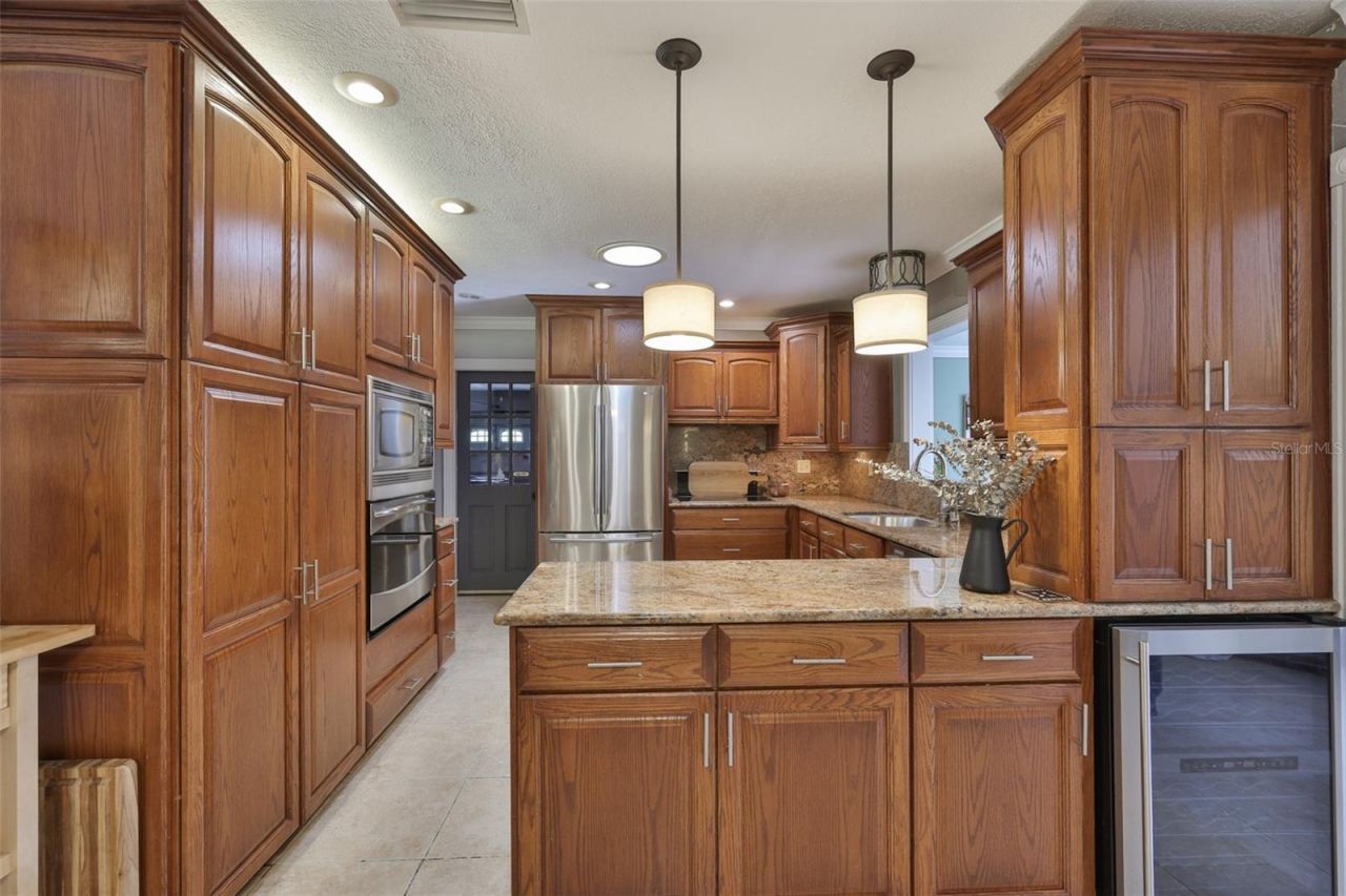 1311 Estatewood Drive, Brandon, FL 33510 Photo