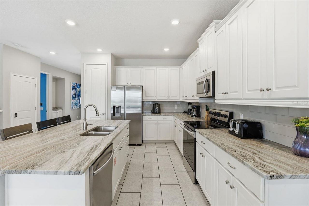 336 Auburn Avenue, Kissimmee, FL 34747 Photo