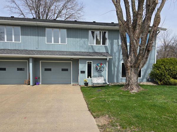 1102 Park Street W, Unit 4, Cannon Falls, MN 55009