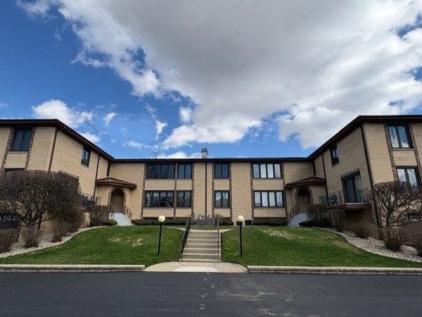 10355 Parkside Avenue , Unit 04, Oak Lawn, IL 60453