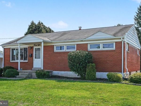 48 KENSINGTON DRIVE , CAMP HILL, PA 17011