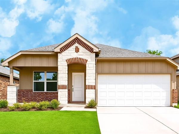 105 Capewood Drive, Terrell, TX 75160