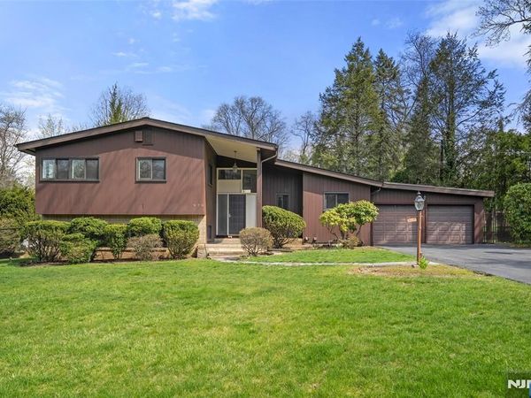 970 Soldier Hill Road, EMERSON, NJ 07630