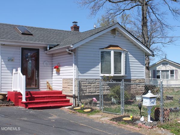 235 Alpine Way, Laurence Harbor, NJ 08879