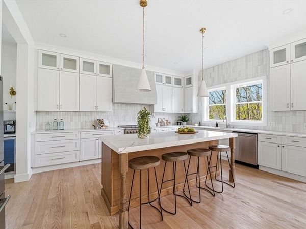 16 Hillside Park, Melrose, MA 02176