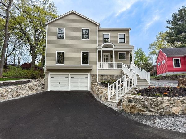 16 Hillside Park, Melrose, MA 02176