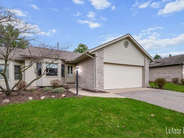 2502 Falcon Pointe Drive NW, Grand Rapids, MI 49534