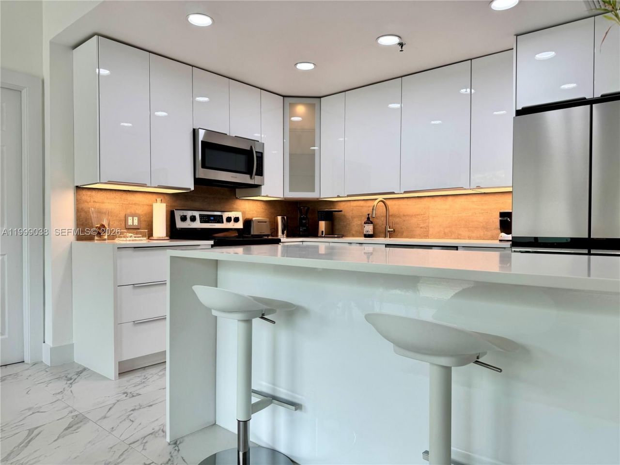 7800 Collins Ave, Unit 101, Miami Beach, FL 33141 Photo