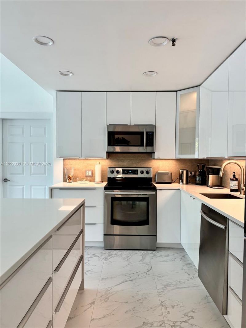 7800 Collins Ave, Unit 101, Miami Beach, FL 33141 Photo