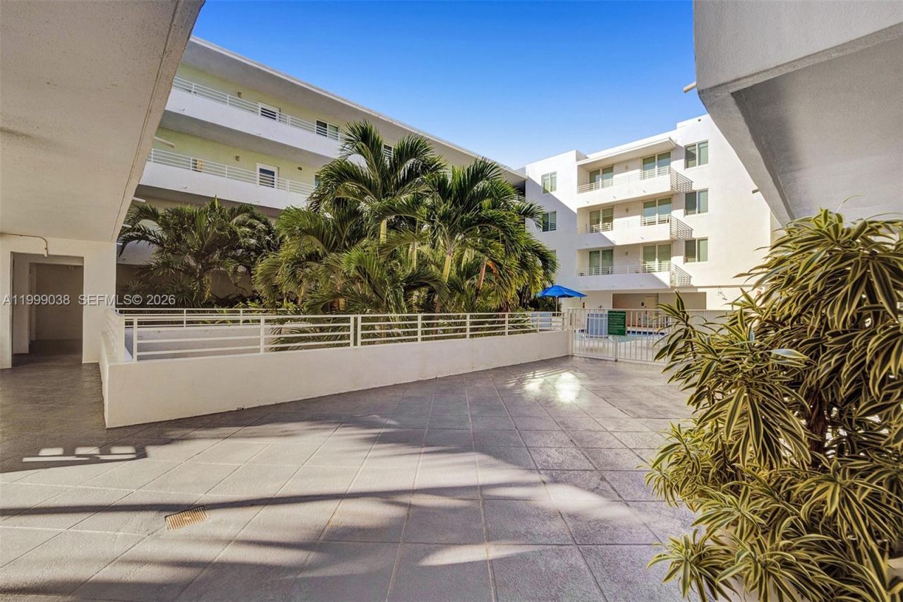 7800 Collins Ave, Unit 101, Miami Beach, FL 33141 Photo