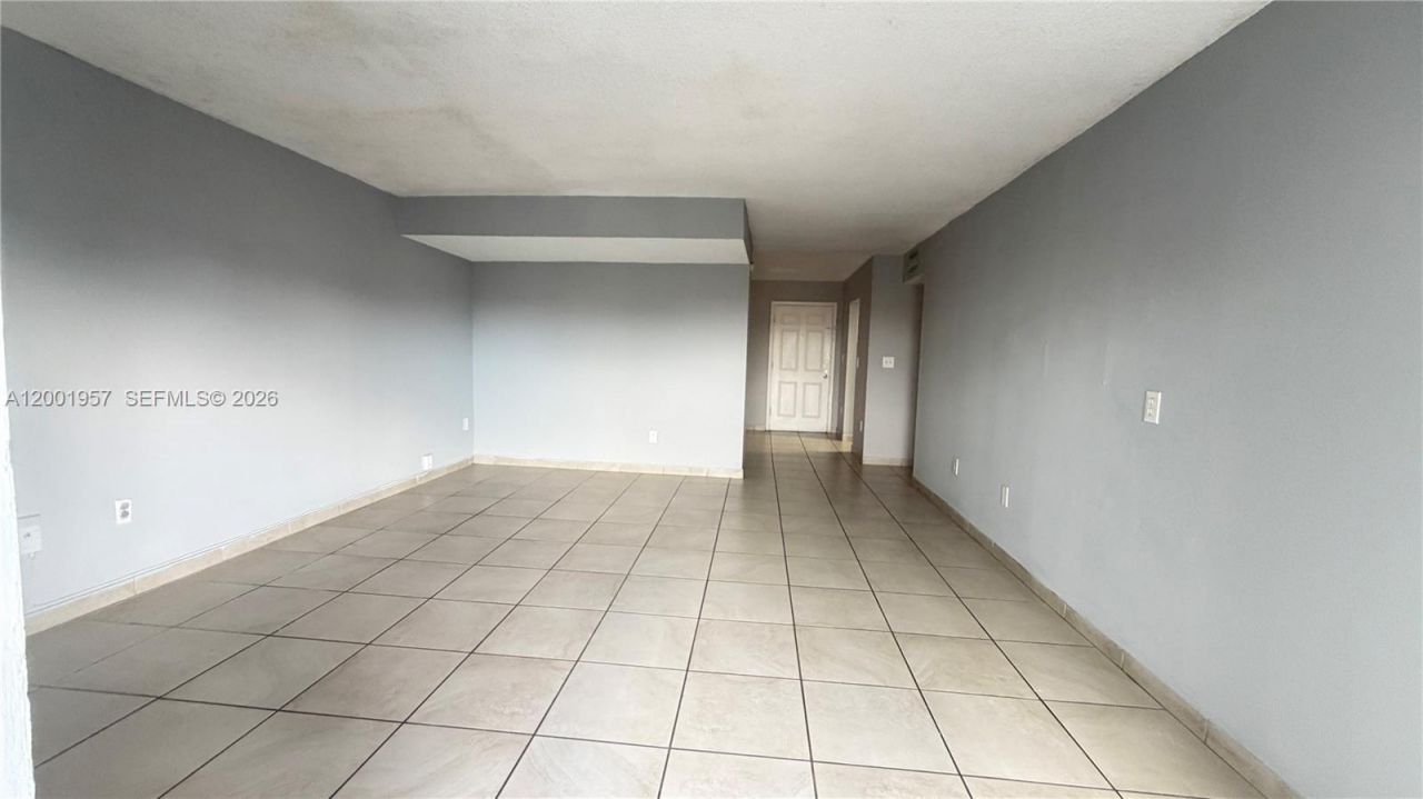 9375 Fontainebleau Blvd, Unit L304, Miami, FL 33172 Photo