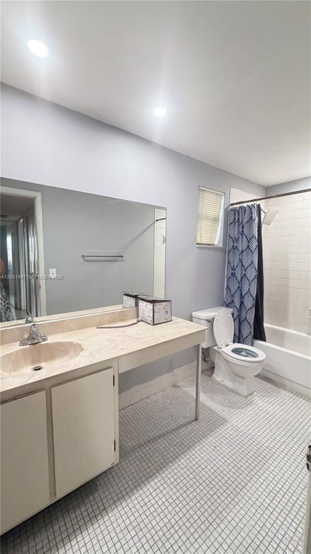 9375 Fontainebleau Blvd, Unit L304, Miami, FL 33172 Photo