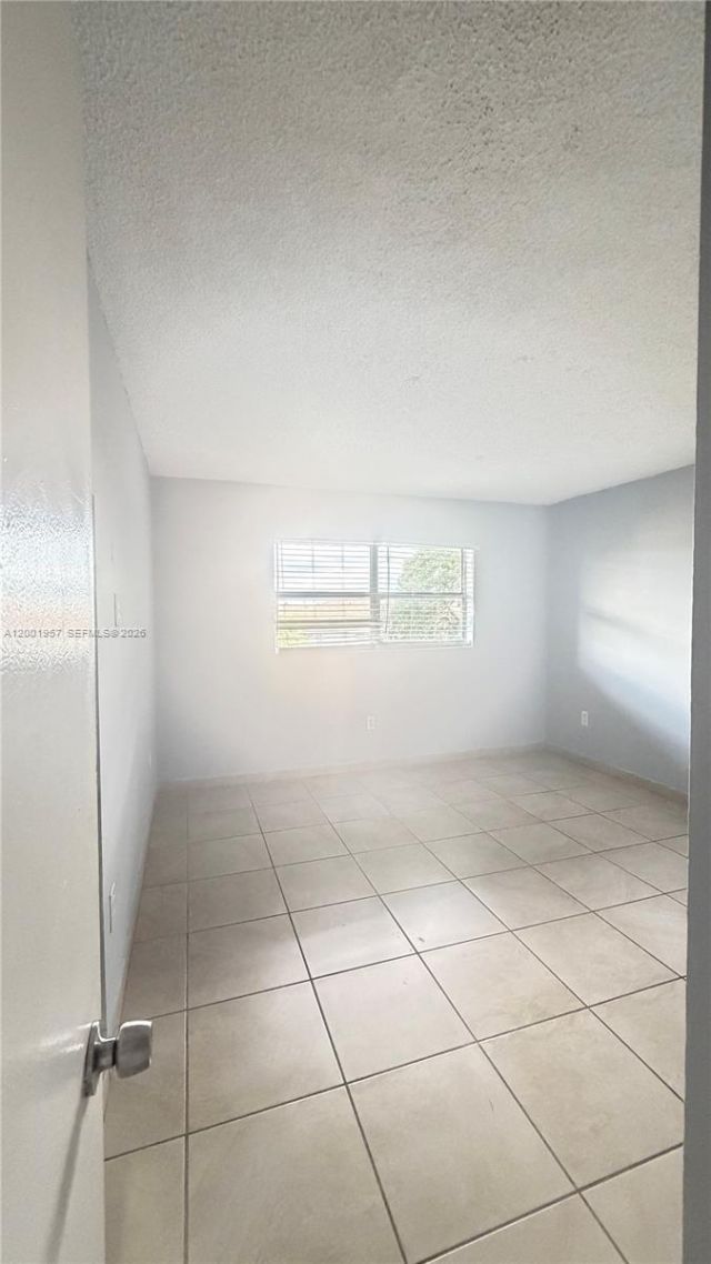 9375 Fontainebleau Blvd, Unit L304, Miami, FL 33172 Photo