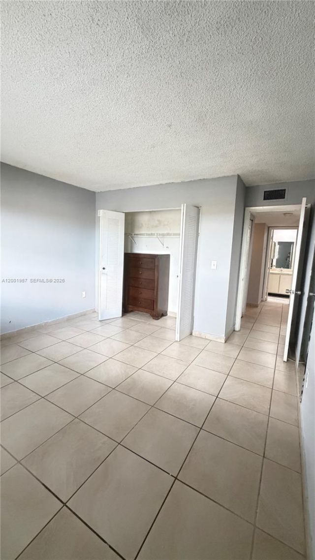 9375 Fontainebleau Blvd, Unit L304, Miami, FL 33172 Photo