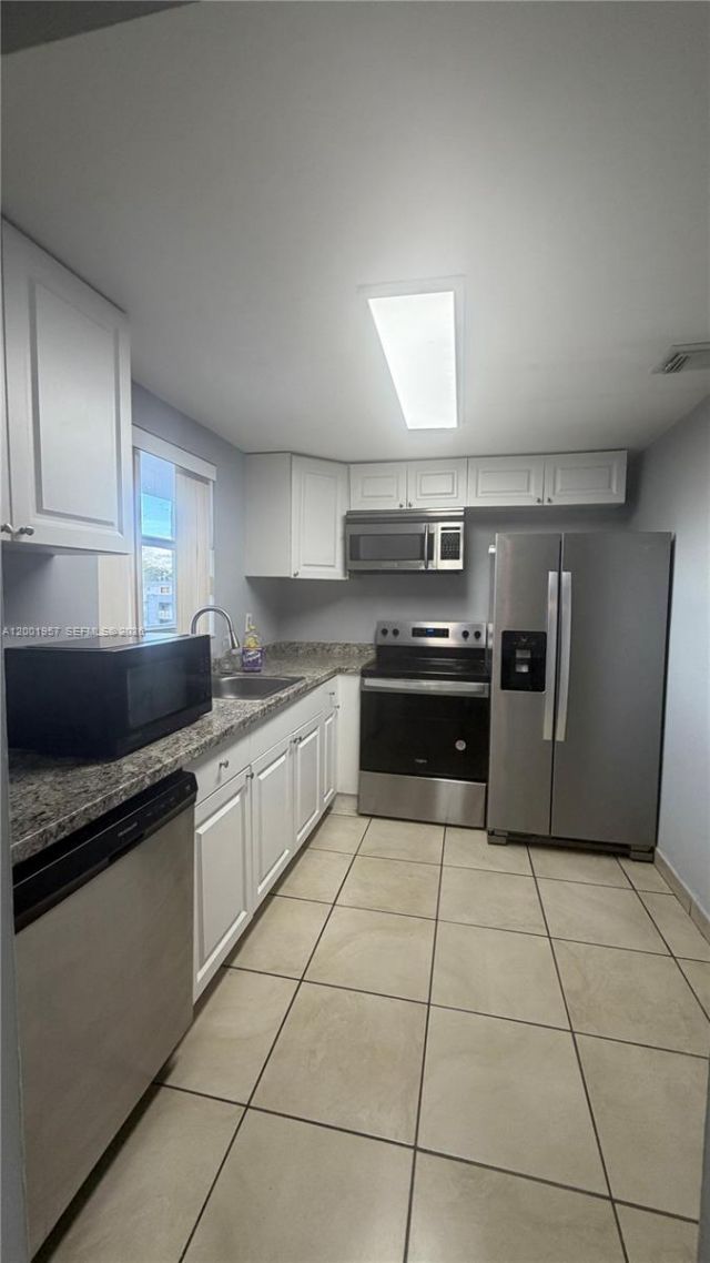 9375 Fontainebleau Blvd, Unit L304, Miami, FL 33172 Photo