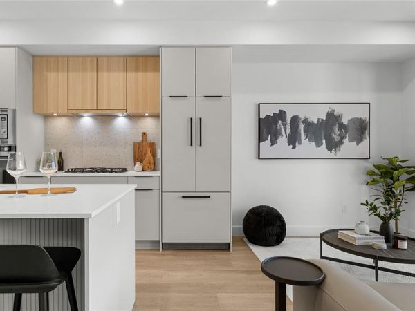 2341 Bear Mountain Pkwy, Unit 305, Langford, BC V9B 6V1