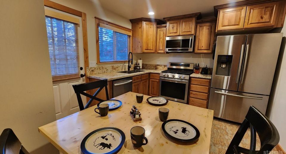 2282 Blitzen Road, South Lake Tahoe, CA 96150 Photo