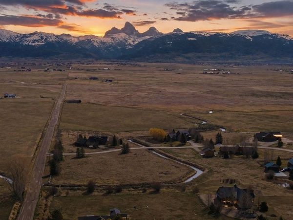 2960 Sage Creek Drive, Tetonia, ID 83452