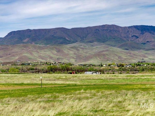 3935 Jake Lane, Emmett, ID 83617