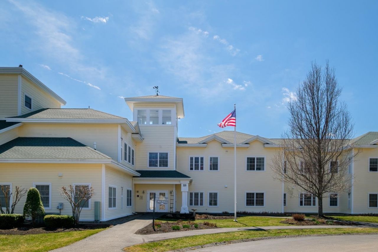 118 Secretariat Way, Unit 204, Rochester, NH 03867 Main Photo