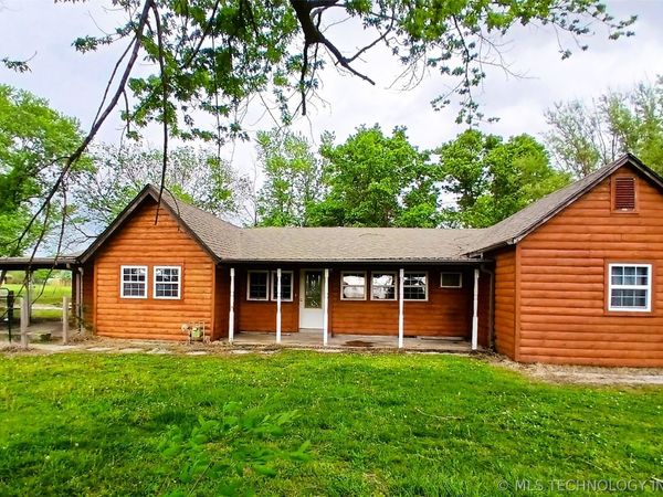 642 Mississippi Street , Nowata, OK 74048