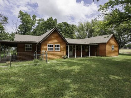 642 Mississippi Street Nowata, OK 74048
