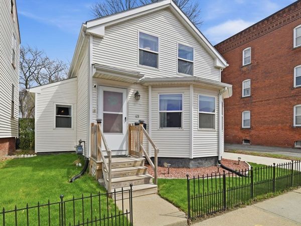 49 West St, Chicopee, MA 01013