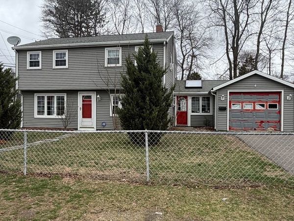 4 Lake St, Braintree, MA 02184