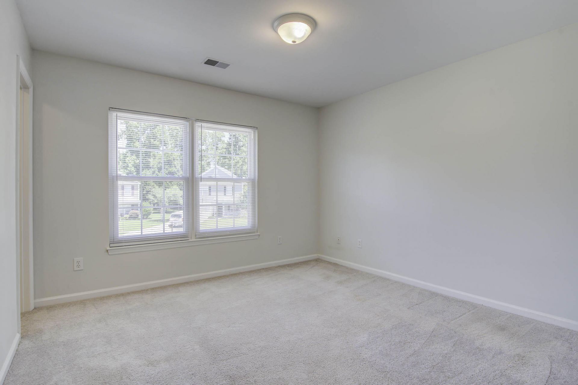 138 Thistle Road Photo 15