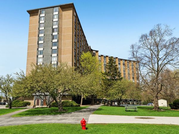 1 Renaissance Place, Unit 1022, Palatine, IL 60067