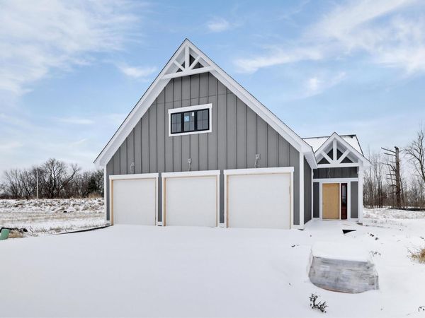 31710 Madison Road , Lindstrom, MN 55045