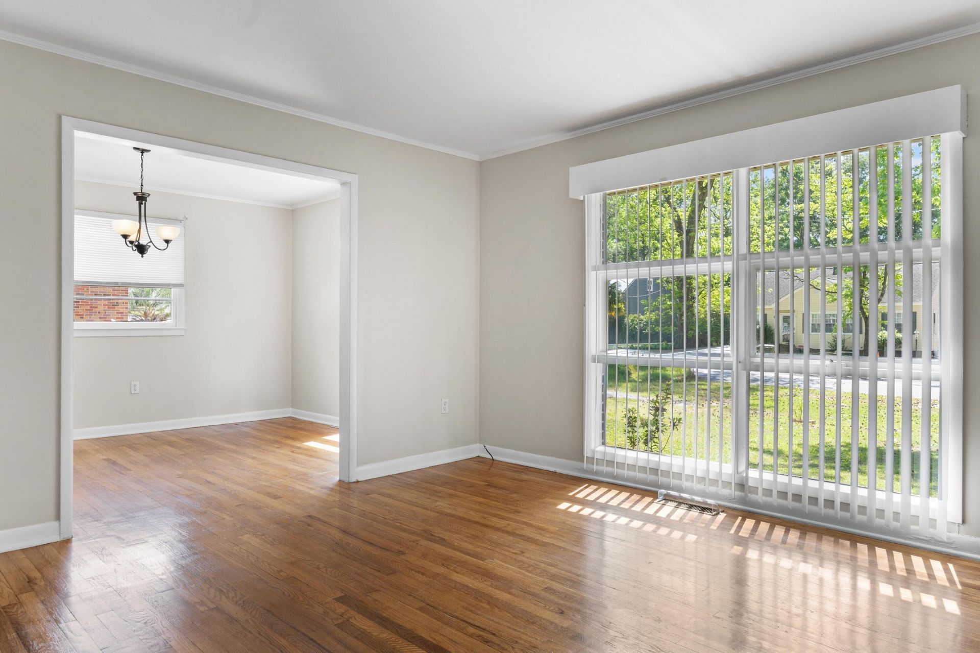 843 Carolina Avenue Photo 4