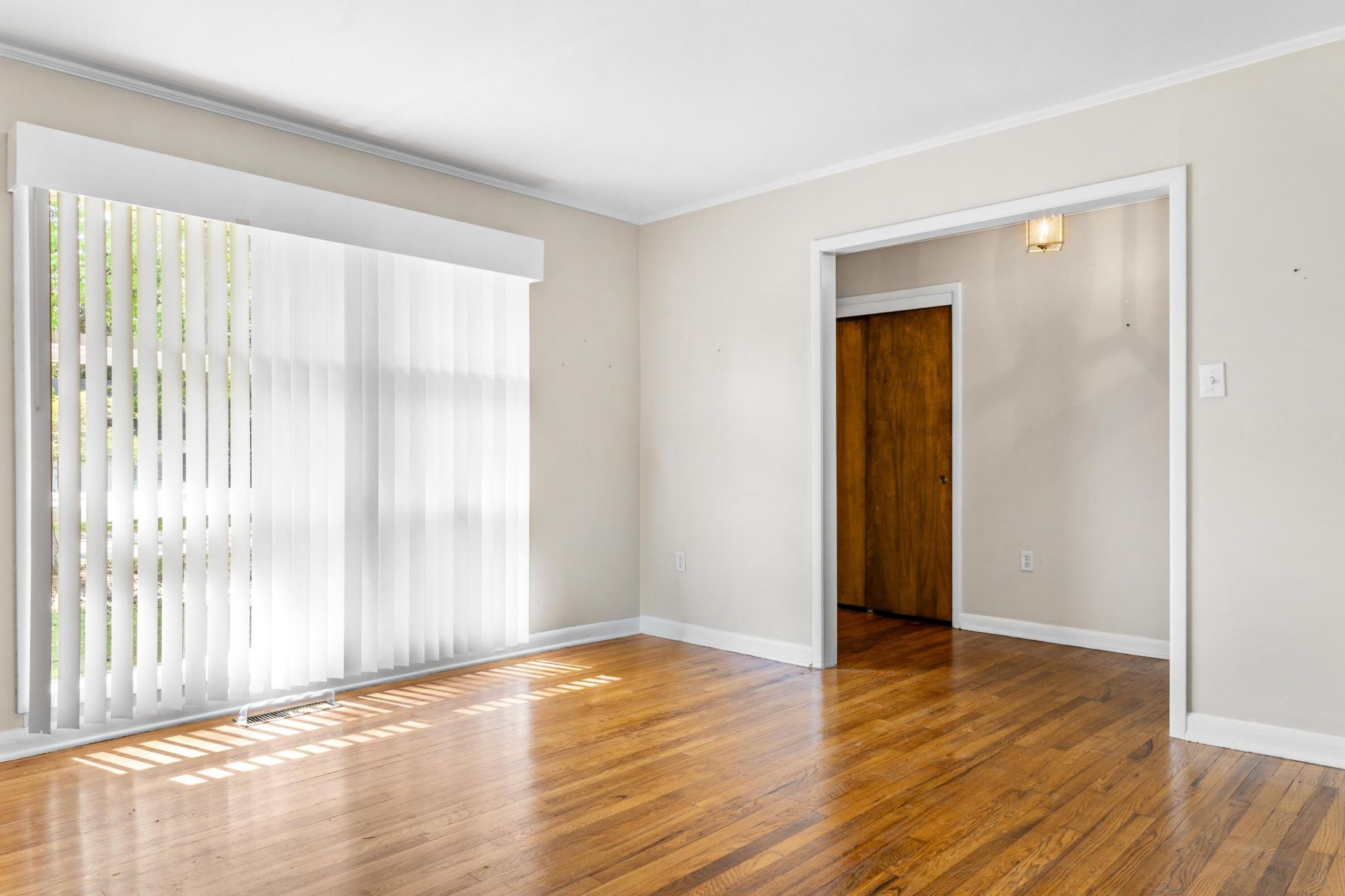 843 Carolina Avenue Photo 5