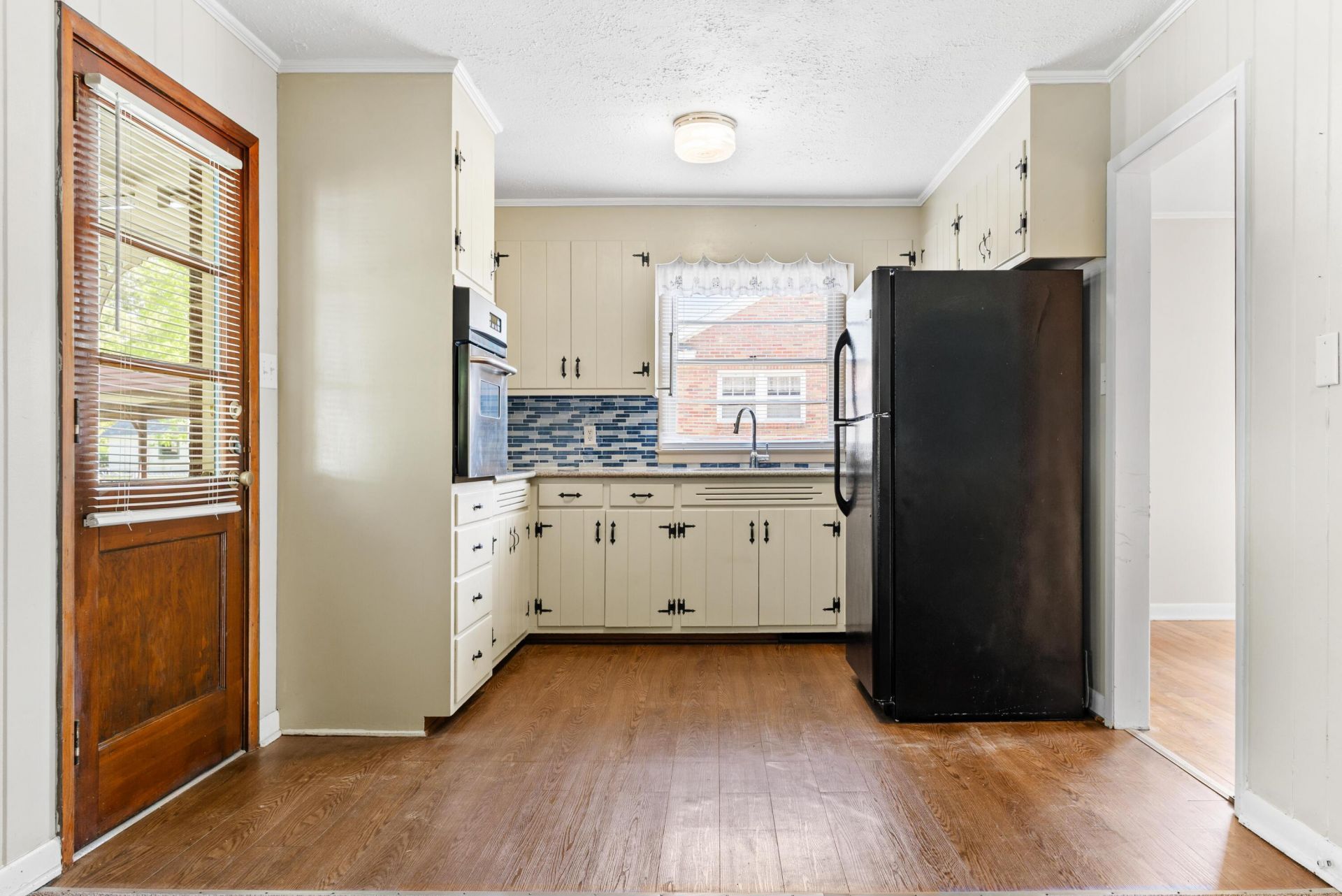 843 Carolina Avenue Photo 9