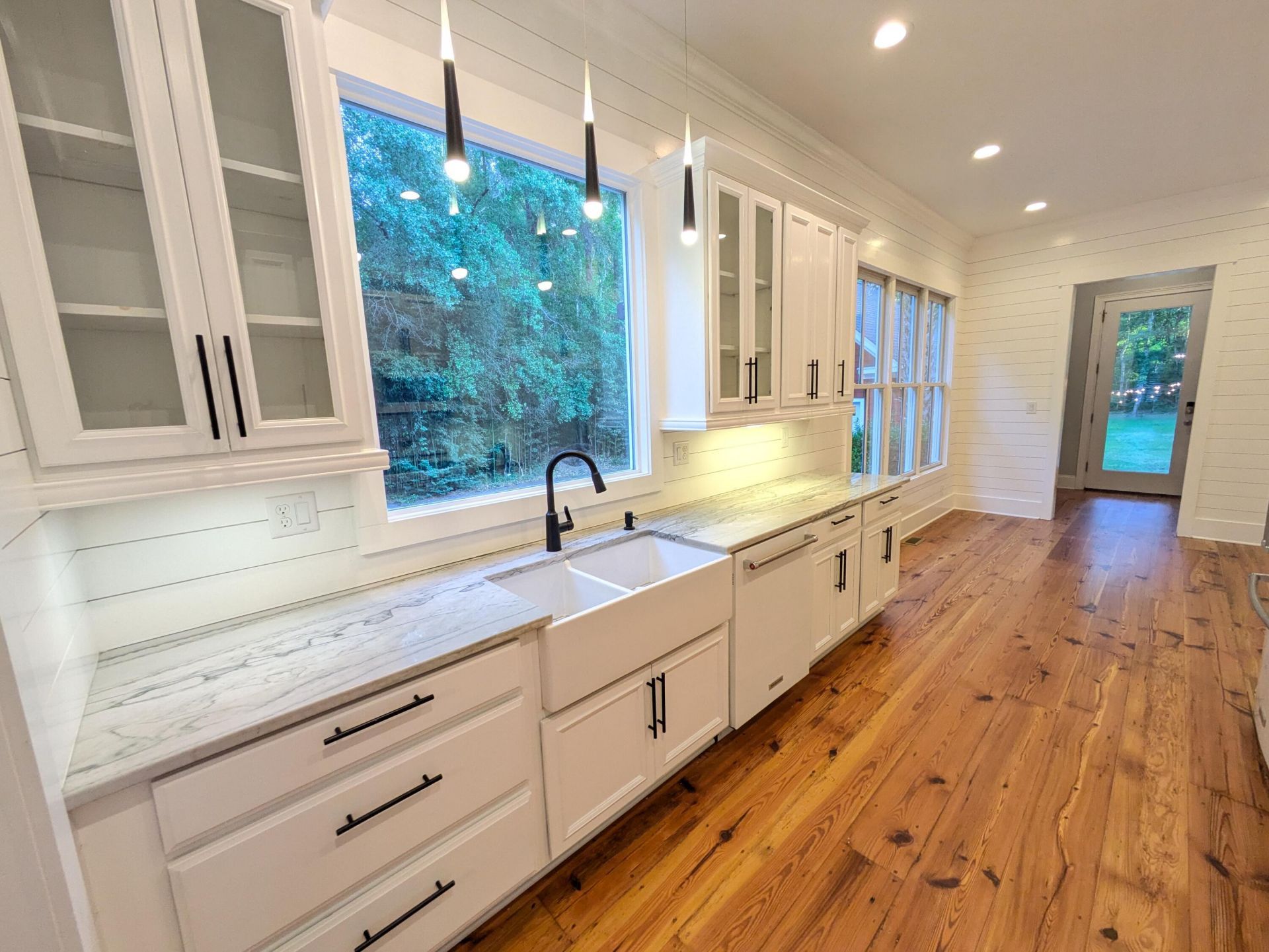 117 Deer Street Photo 4