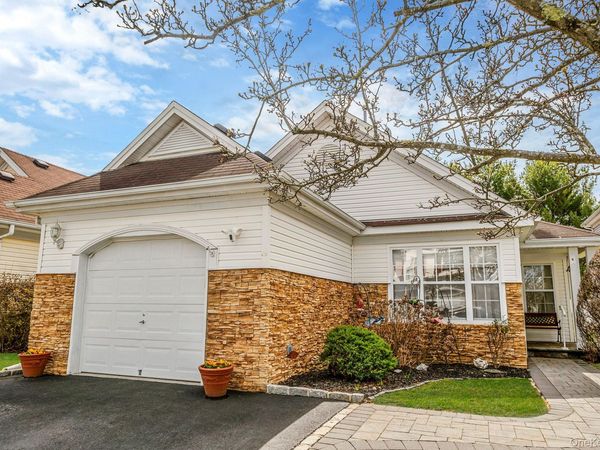 4 Alexandra Drive , Middle Island, NY 11953