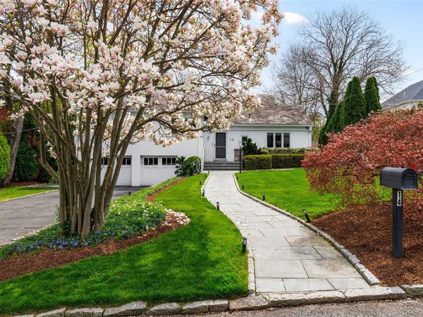 14 Echo Bay Place, New Rochelle, NY 10805