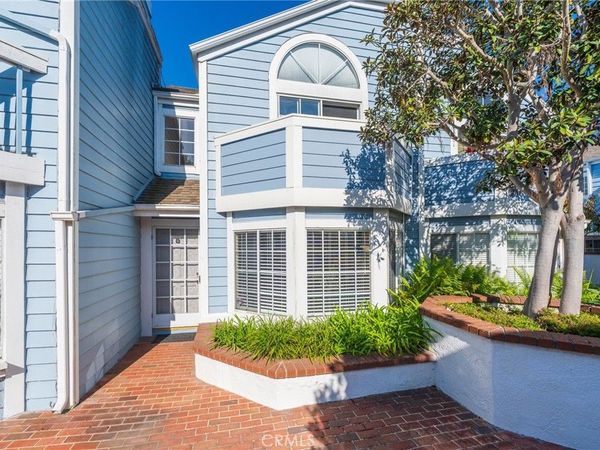 315 N Winnipeg Place, Unit I, Long Beach, CA 90814