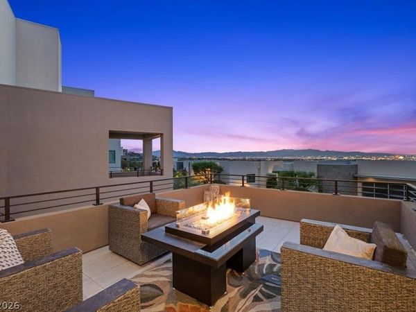 386 Solitude Peak Lane, Henderson, NV 89012