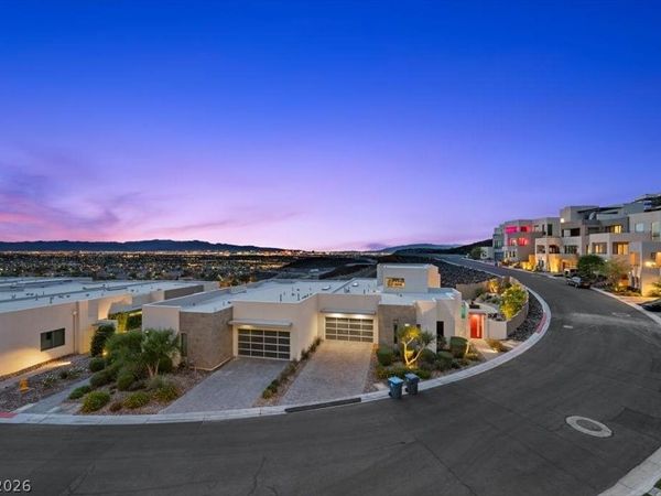 386 Solitude Peak Lane, Henderson, NV 89012