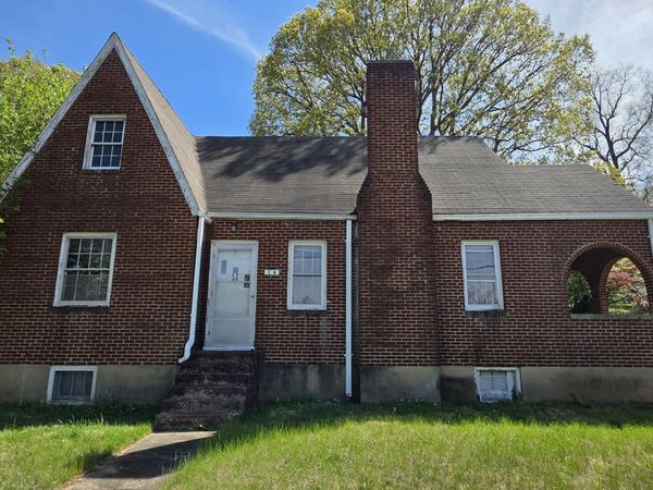 1037 Hardy RD , Vinton, VA 24179