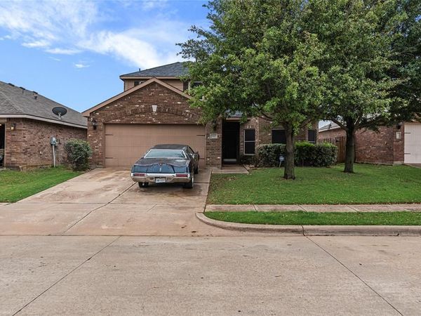 640 Brookbank Drive, Crowley, TX 76036