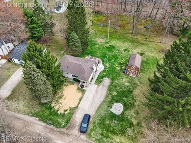 5060 Warmbriar Drive, White Lake Twp, MI 48383