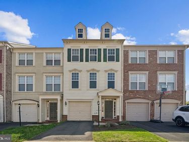 43255 SUNDERLEIGH SQUARE, BROADLANDS, VA 20148