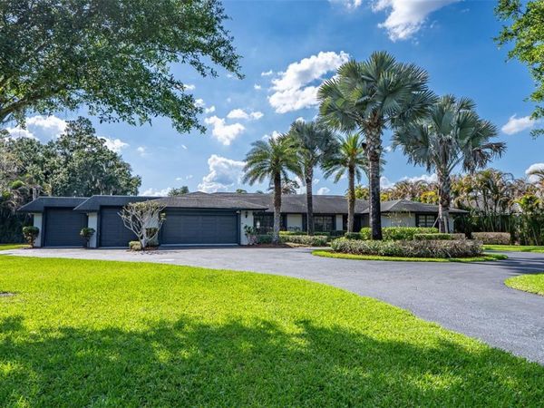 573 HOLMES AVENUE, LAKE PLACID, FL 33852