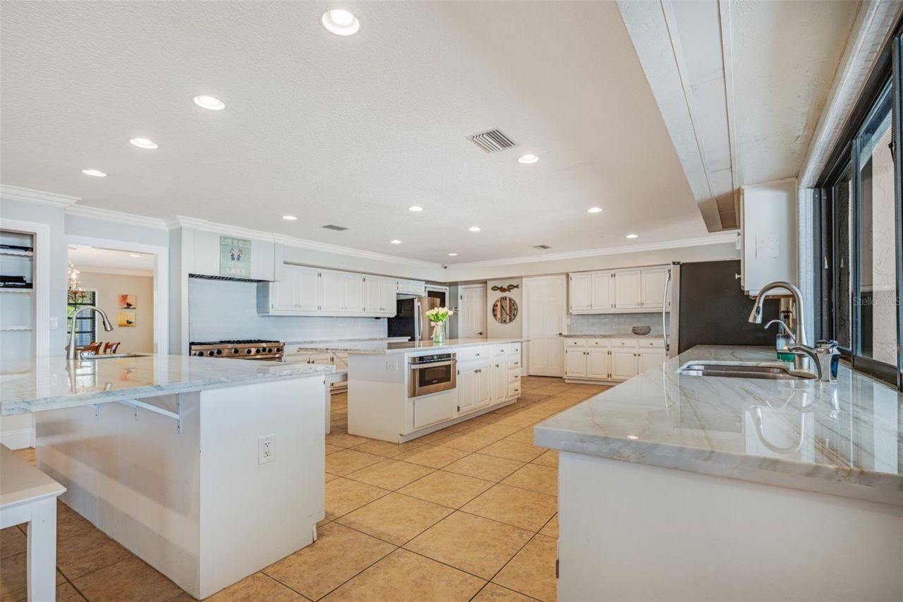 573 Holmes Avenue, Lake Placid, FL 33852 Photo