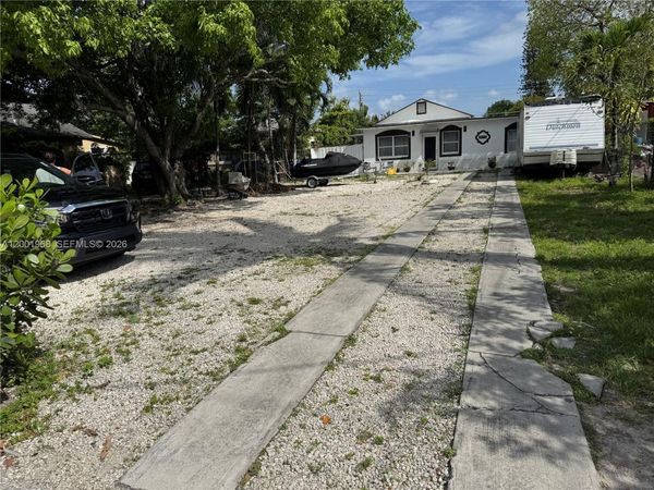 3175 NW 27th St, Miami, FL 33142