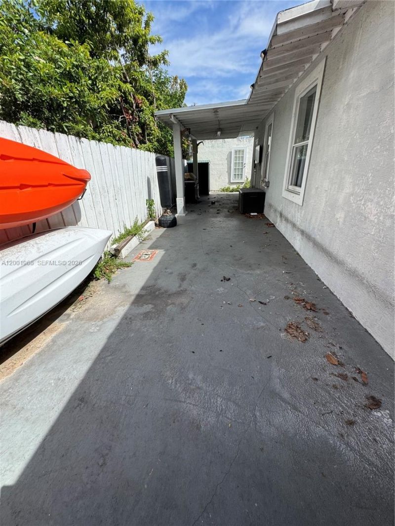 3175 NW 27th St, Miami, FL 33142 Photo